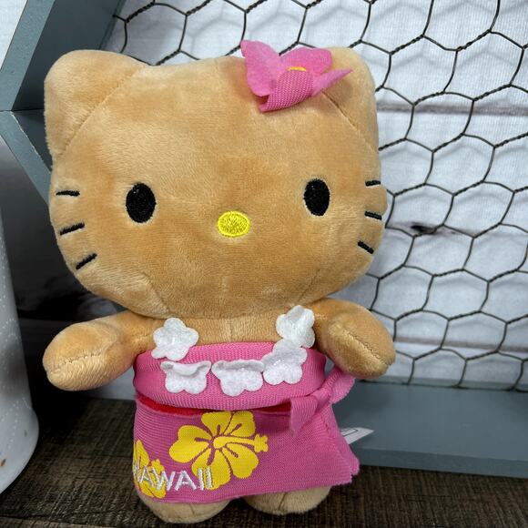 Hawaii Limited Edition Hello Kitty 6" Plush Sanrio 2018 - Picture 1 of 5